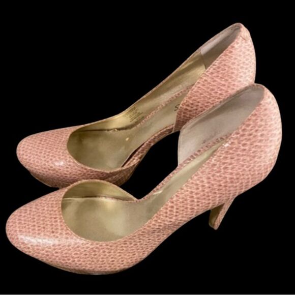 GUESS blush pink snakeskin platform pump heels - Picture 4 of 10